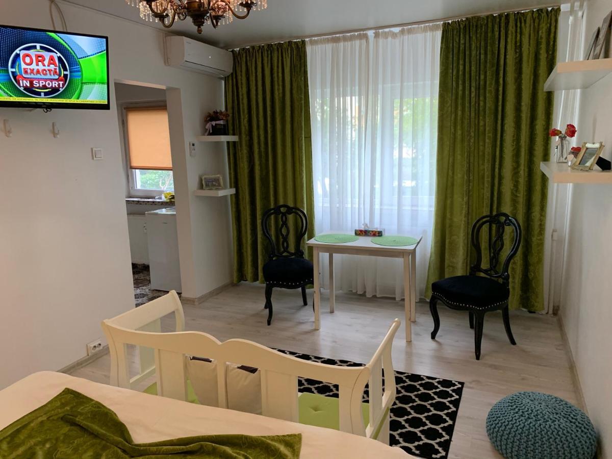 Cozy Apartment In A Quiet Area Крайова Экстерьер фото